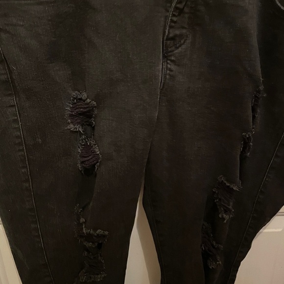 Torrid Bombshell Skinny black Jeans. - Picture 2 of 5